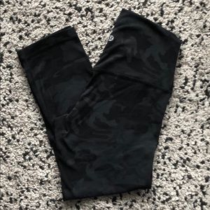 Lululemon Align Crop 21” (Black Camo)